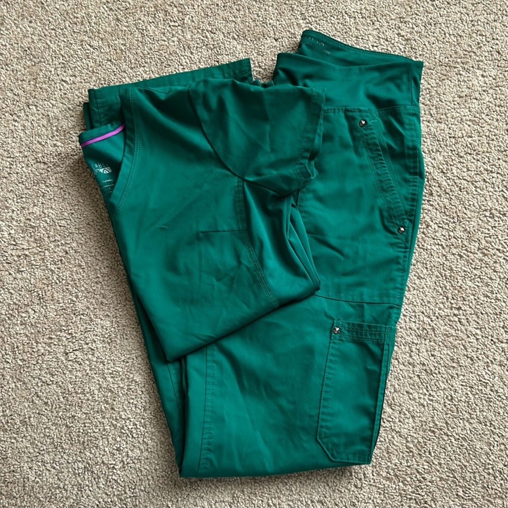 Scrub set